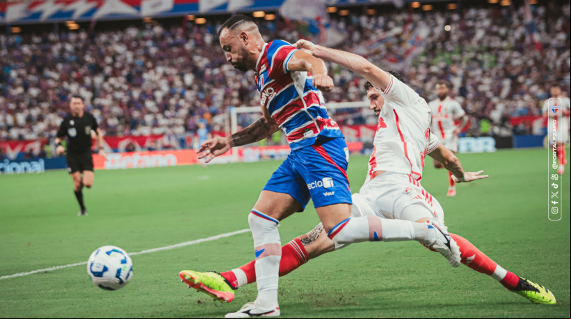 Moisés, do Fortaleza, durante duelo contra o Internacional, pela Série A do Brasileiro