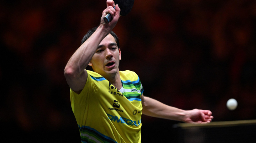 Há um mês, Hugo Calderano superou o top-3 do tênis de mesa para ficar com título da Copa do Mundo de Tênis de Mesa. O brasileiro agora disputa o Mundial em Doha 