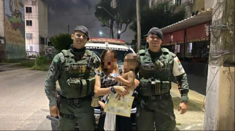 Com o quadro parcialmente estabilizado, os policiais conduziram a criança e a bisavó até a Unidade de Pronto Atendimento (UPA) do Jangurussu