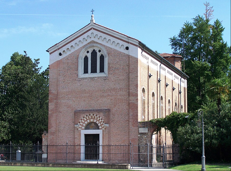 Capela Scrovegni - Pádua - A igreja é pequena, de aparência modesta, mas possui afrescos do artista plástico Giotto, feito entre 1304 e 1306, que é uma das mais importantes obras-primas da arte no Ocidente. Os afrescos são Patrimônio Mundial (Unesco).