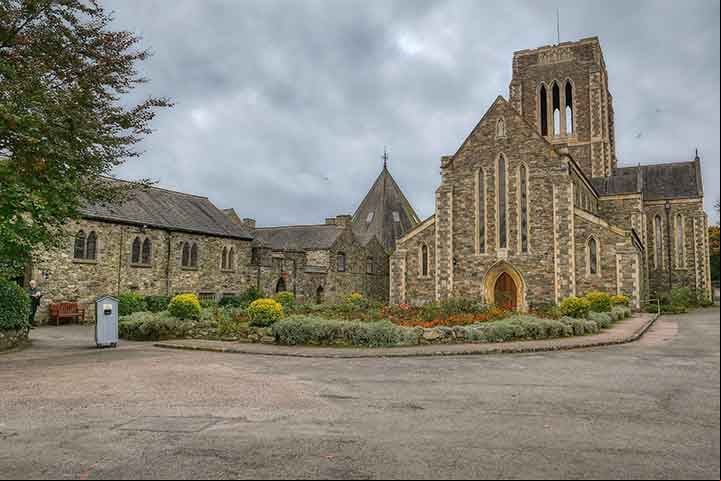 Inglaterra: A abadia de Mount Saint Bernard, localizada em Leicestershire, é conhecida por sua produção de cerveja trapista.