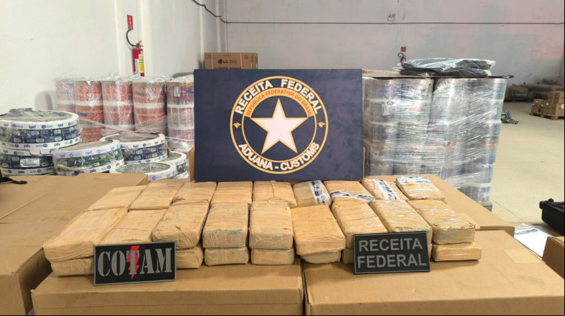 Cocaína foi apreendida dentro de uma transportadora em Fortaleza
