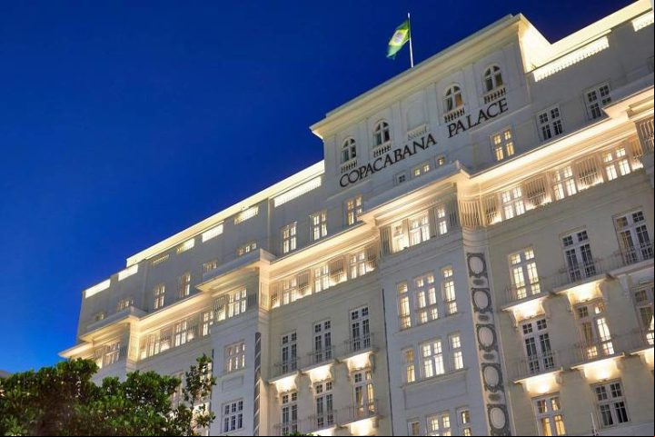 Um dos maiores símbolos do famoso bairro carioca, o Copacabana Palace alcançou, inclusive, o status de ponto turístico do Rio - uma referência na Princesinha do Mar.