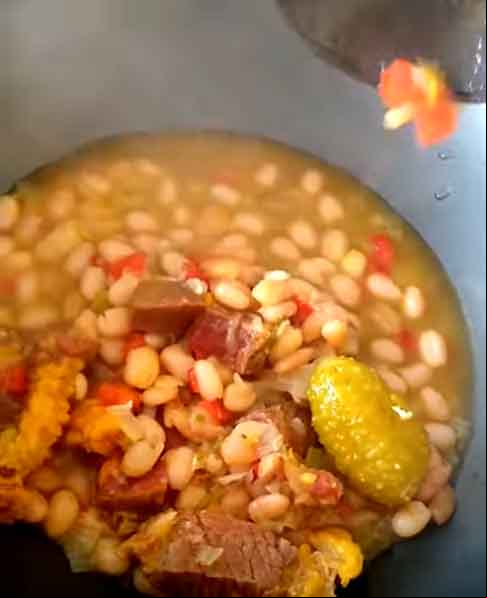 Quando cozido, ele tem um sabor suave, semelhante ao da castanha. É considerado um tipo de feijão mais suave e delicado.