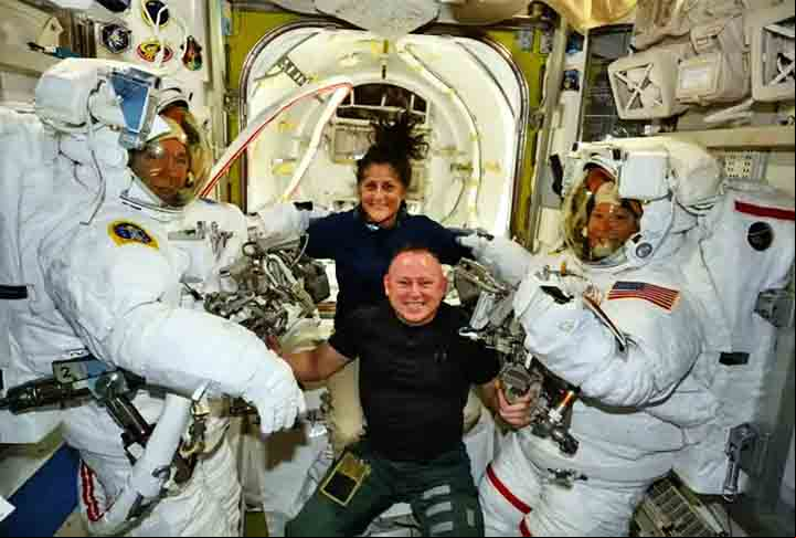Williams e seu companheiro de tripulação, Butch Wilmore, estão presos na estação espacial há meses. Eles foram as primeiras pessoas a voar na nave espacial Starliner da Boeing para um voo de aproximadamente uma semana em julho.