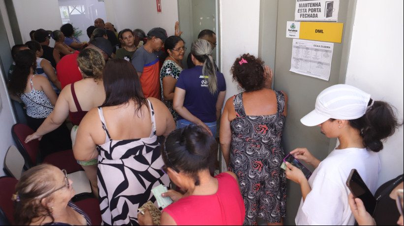 Centenas de pessoas compareceram aos locais de votação da Regional 1 no primeiro dia de votação