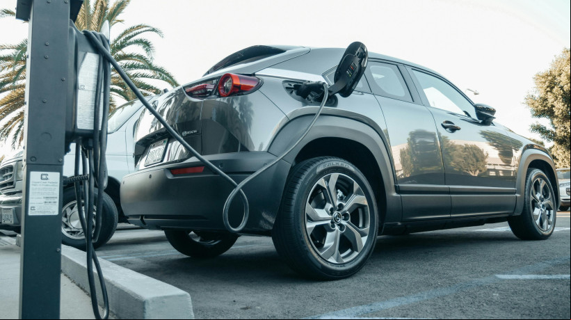 Fortaleza oferece carregadores gratuitos para veículos elétricos