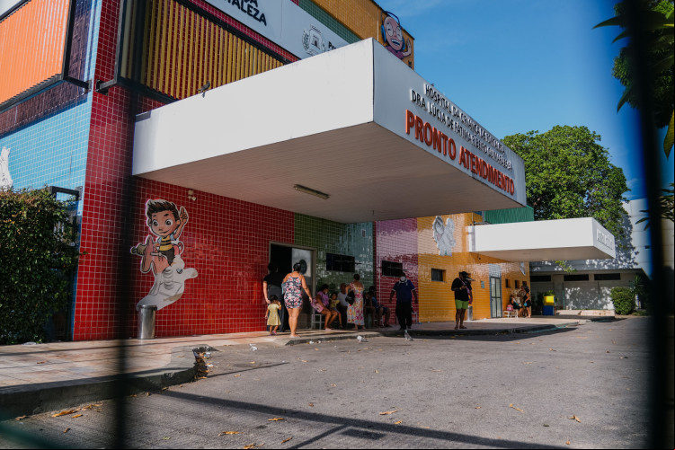 FORTALEZA-CE, BRASIL, 20-05-2025: Fachada e movimentação do Hospital Infantil de Fortaleza. (Foto: Fernanda Barros/ O Povo)