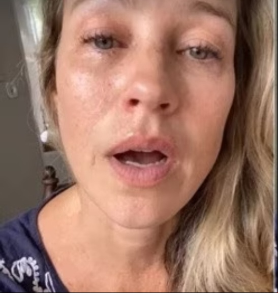“Quem vai pagar? Esse menino precisa de um prótese. É a governador, Raquel Lyra? Ou o dirigente da política do Estado de Pernambuco? Ou ninguém vai fazer nada e vai ficar por isso mesmo?”, questionou Luana, emocionada. No vídeo, ela prometeu que se as autoridades não derem ao ambulante um prótese, ela mesma o fará.