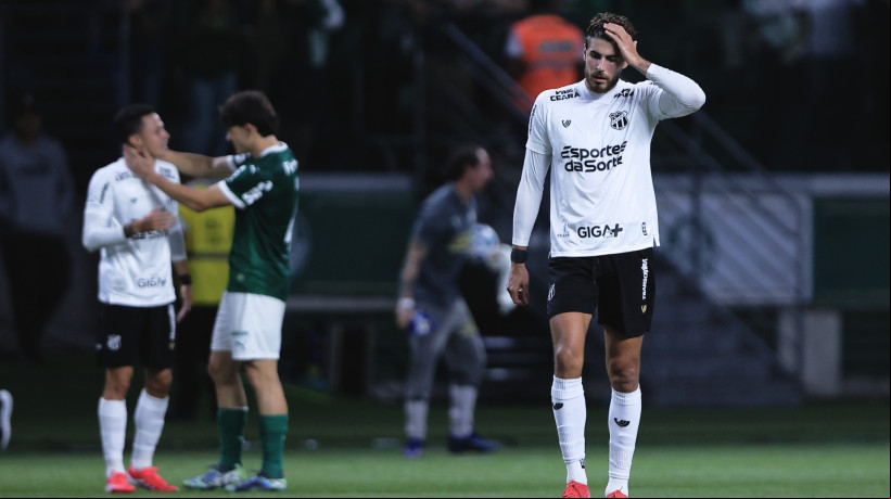 Pedro Raul mal viu a cor da bola no Allianz Parque
 