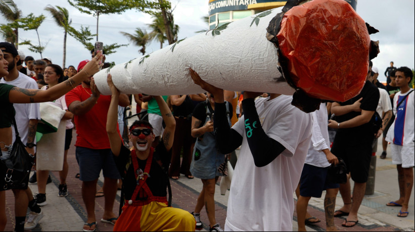 Marcha da Maconha aconteceu neste domingo, 25, na avenida Beira Mar