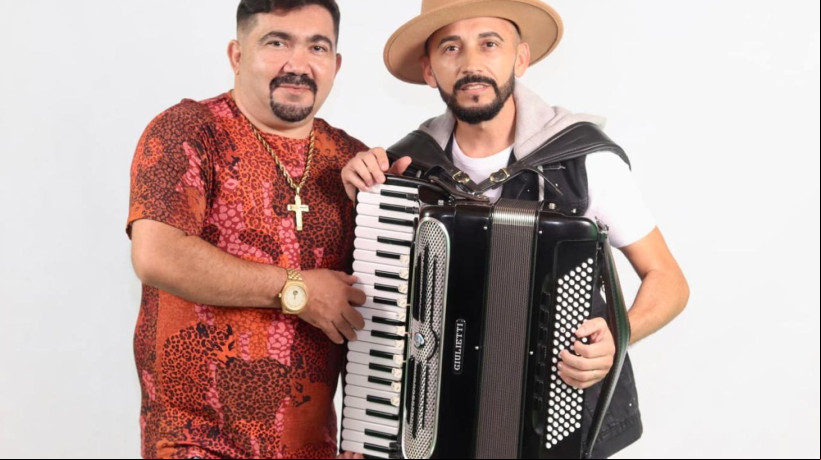 Formada em 2022, a dupla Paulo Bala e Latino San se apresenta de bares a vaquejadas, resgatando clássicos de Luiz Gonzaga, Dominguinhos e hits do forró contemporâneo