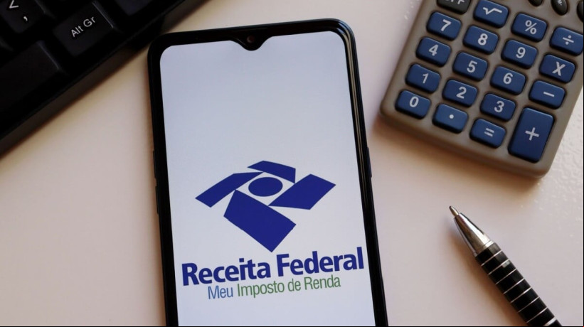 A entrega da declaração do imposto de renda trata-se de uma demonstração da responsabilidade fiscal do contribuinte brasileiro (Imagem: Brenda Rocha - Blossom | Shutterstock)