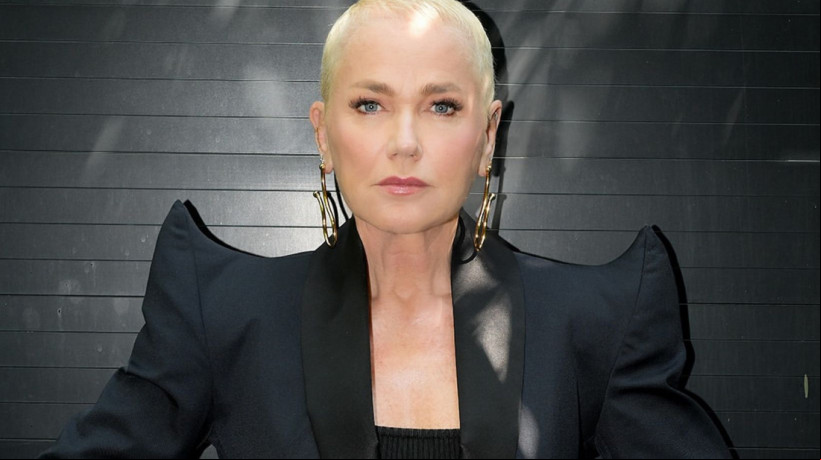 Em casa, Xuxa cuida de morcegos e vídeo viraliza nas redes
