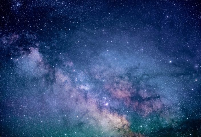 A pesquisa, liderada pelo professor Valerio Carruba e publicada no repositório científico arXiv, indicou um conjunto oculto desses asteroides, dificilmente detectável devido ao brilho do Sol.
