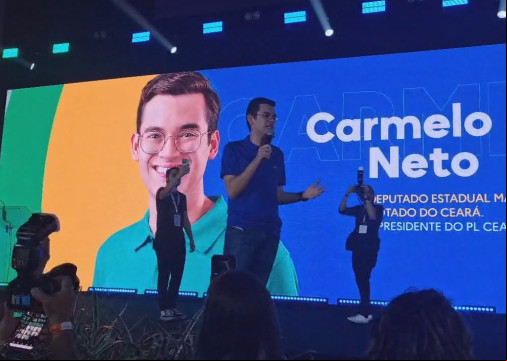 Deputado estadual Carmelo Neto (PL) em discurso no seminÃ¡rio do Partido Liberal