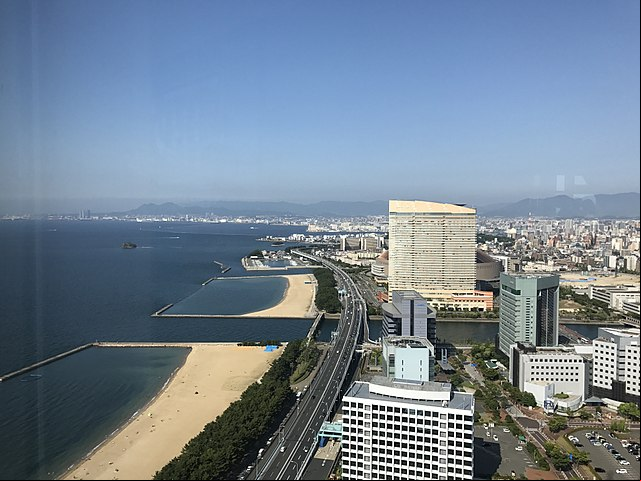 12º – Japão: Pulou do 19º para o 12º lugar na pesquisa atual, muito graças à baixa taxa de criminalidade, seja assassinatos ou roubos. Por outro lado, aponta a pesquisa, em distritos como Roppongi, Kabuki-cho, Shibuya e Ikebukuro tem havido relatos de assédio a turistas americanos.