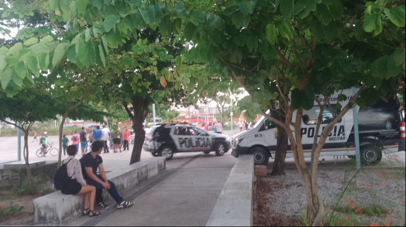 Homem foi assassinado na Praça da Estação, no Centro de Fortaleza, nas proximidades de uma base da PM
