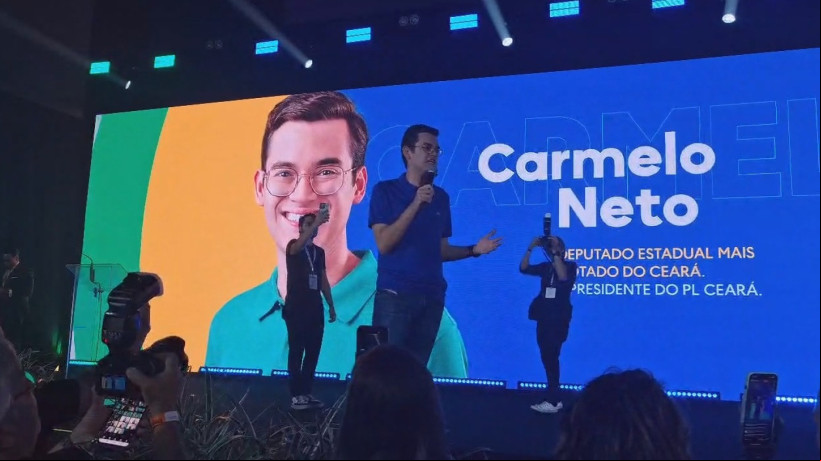 Deputado estadual Carmelo Neto (PL) em discurso no seminário do Partido Liberal