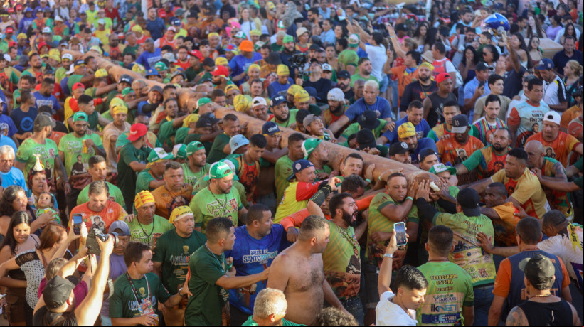 Festa do Pau da Bandeira movimenta devotos em Barbalha