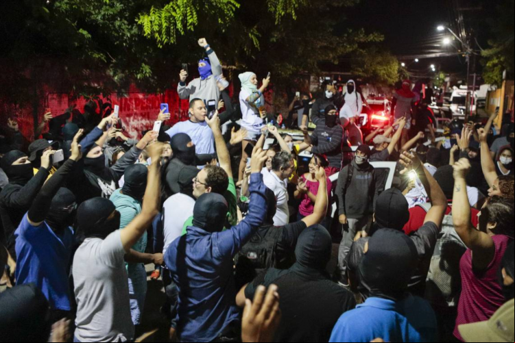 Policiais militares durante o motim no Ceará, no 18ª Batalhão, em fevereiro de 2020