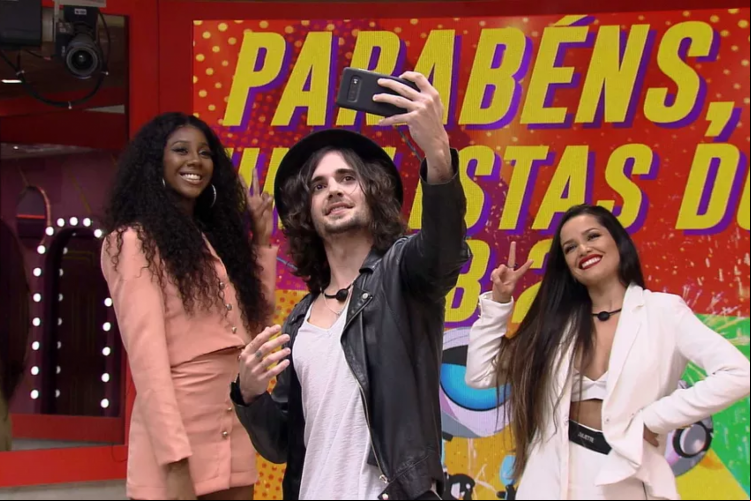 Programa final do BBB21 foi transmitido ao vivo na noite de hoje, terça-feira, 4 de maio (04/05); Camilla, Fiuk e Juliette foram os finalistas desta temporada do reality