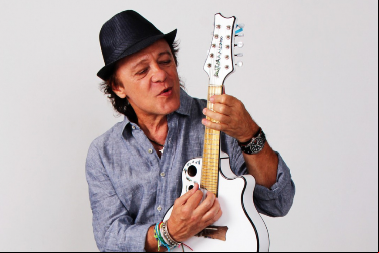 Armandinho é considerado o rei da guitarra baiana