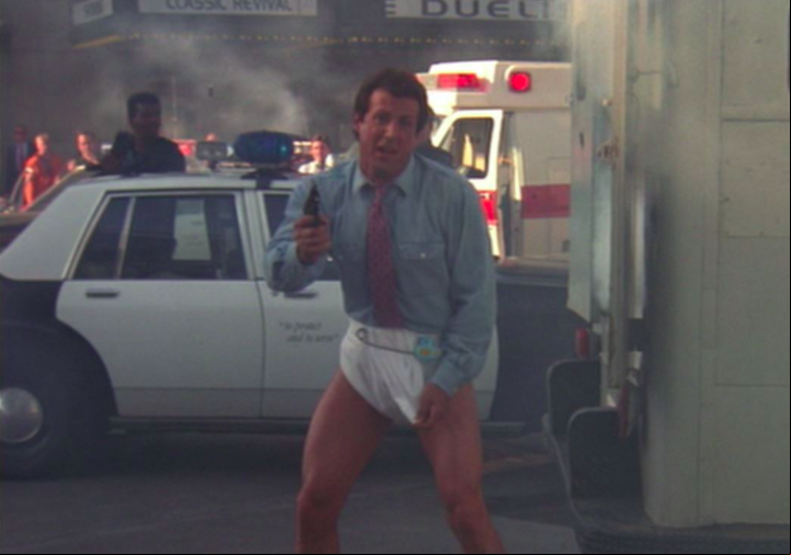Sylvester Stallone não poupa críticas ao seu papel em “Pare! Senão Mamãe Atira” (1992). Ele já disse que foi “um dos piores filmes do sistema solar”.