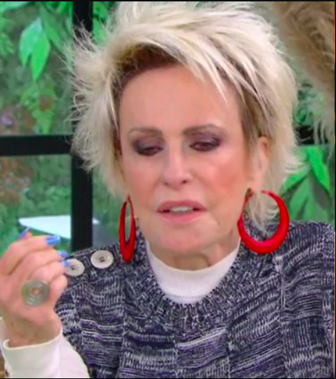 Ana Maria não se conteve e disse: “Mas que graça tem isso?”, arrancando risadas de Tati Machado e de Louro Mané. “Que coisa horrível. Isso é a convivência! Gente, eu convivo com algumas pessoas aqui… Me desculpa. É, eu não resisti”, completou.