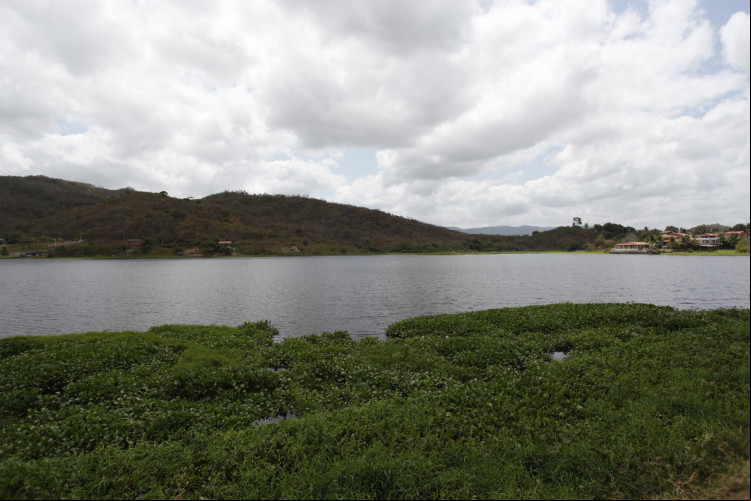 Tempo chuvoso no açude Penedo, em Maranguape, uma das cidades cearenses com registro de chuvas neste domingo, 25