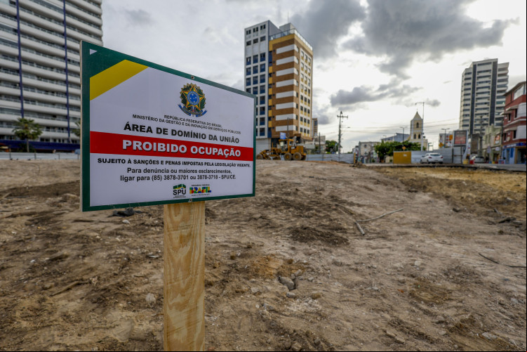 PLACA da SPU indicando que terreno é área de domínio da União